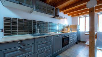 Frigorífic, forn, placa de cuina i rentaplats