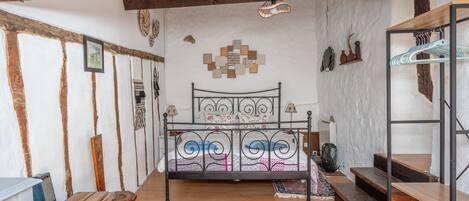 3 soverom, strykejern/-brett, wi-fi og sengetøy