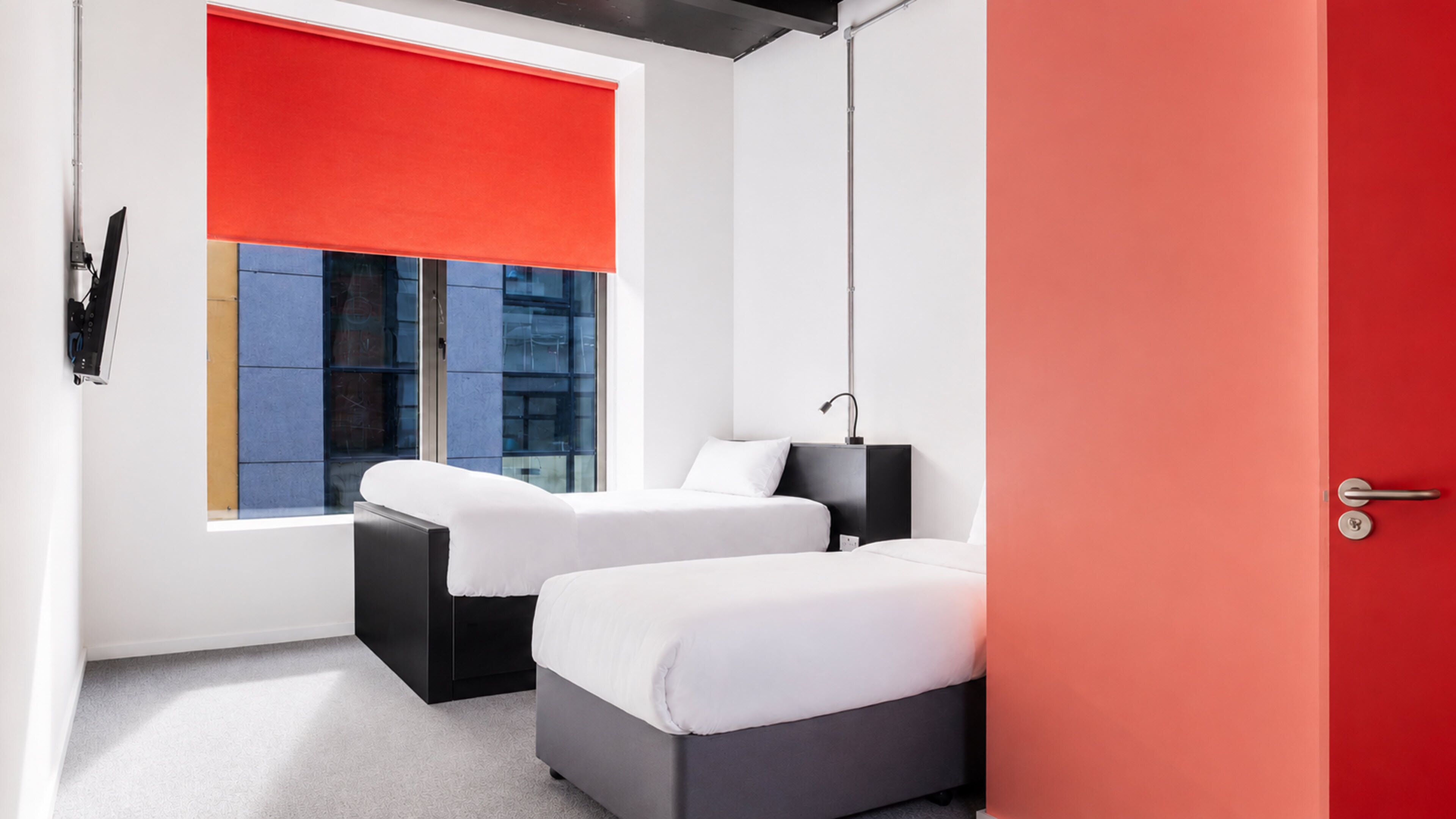 Standard Room, Multiple Beds (1 Queen, 1 Single) | WiFi (free), bed sheets