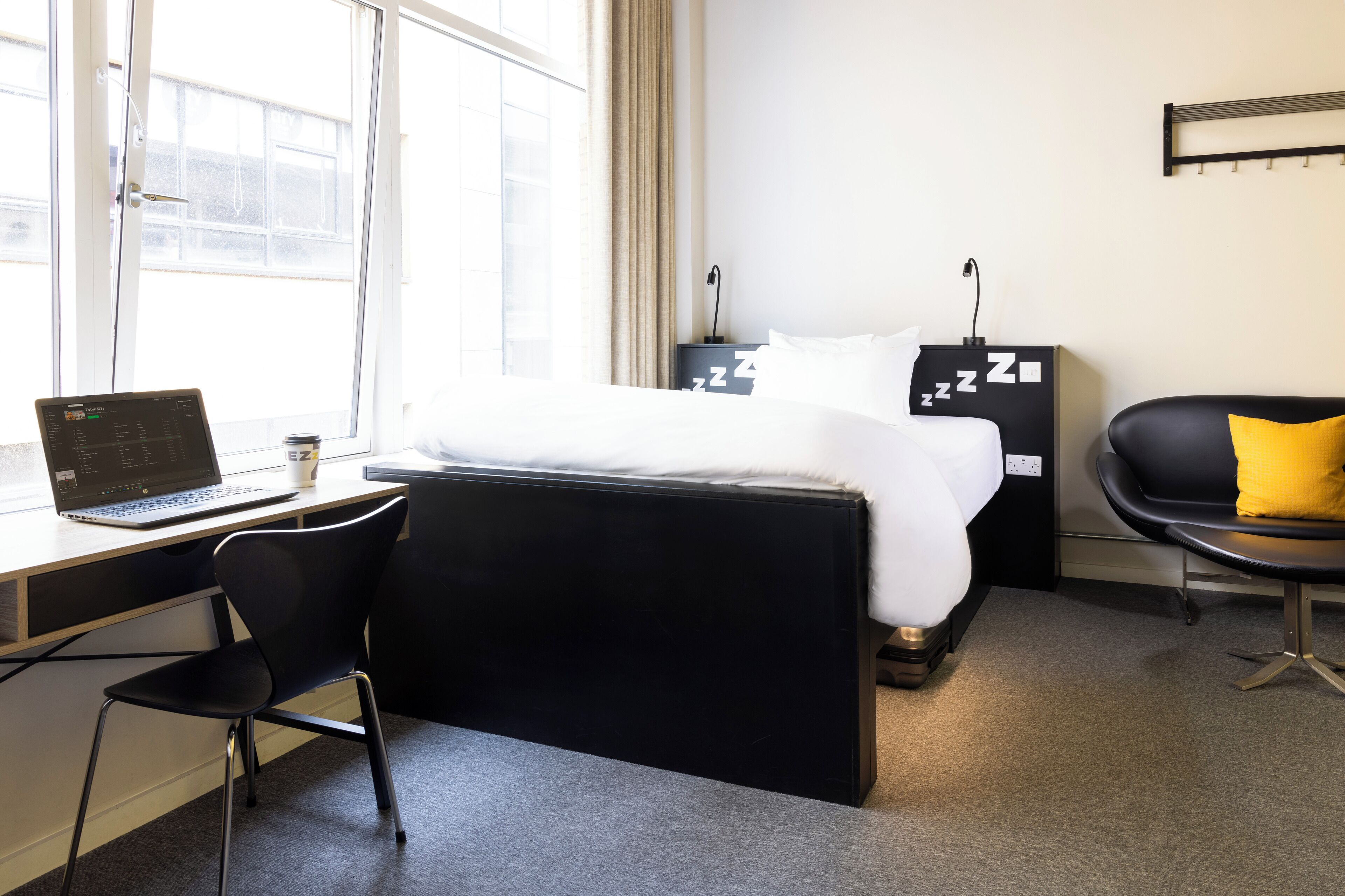 三人房 | 免费 WiFi