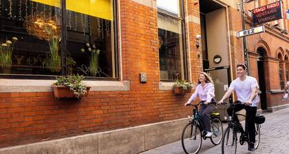 REZz Temple Bar, Dublin