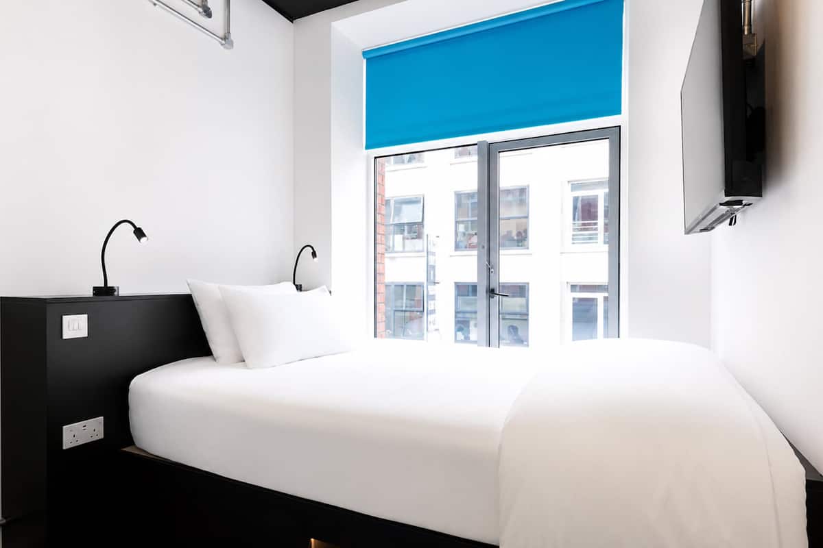 Standard Room | Free WiFi, bed sheets