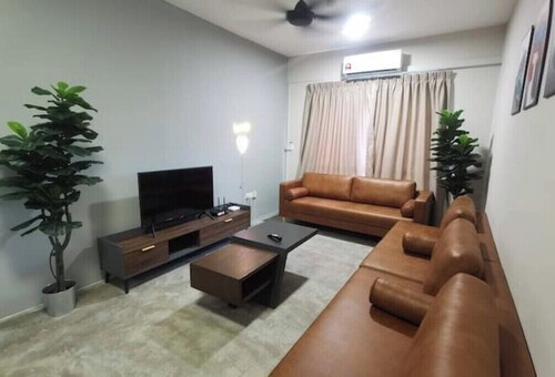 Mahkota Cheras 3R 2parking 8pax Comfy Sofa&Bed