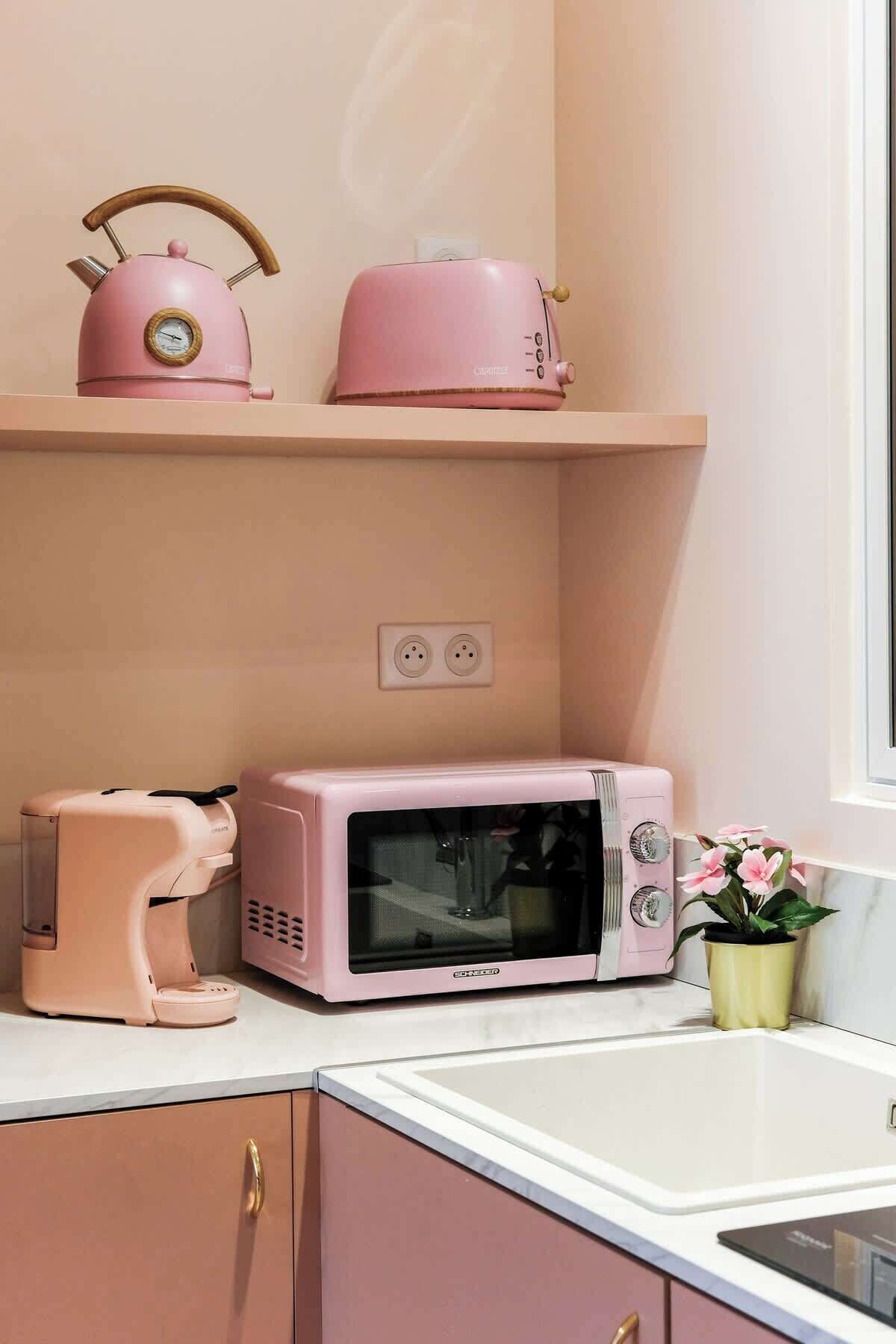 Frigorifero, microonde, forno, macchina per tè/caffè