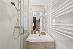 Een douche, een haardroger