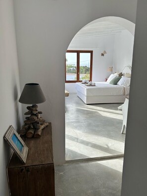 4 عدّة غرف نوم ومكواة/لوح كي وواي فاي وملاءات أسرّة