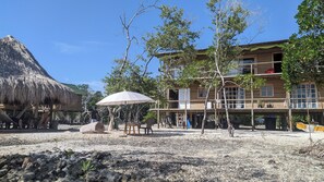 Bãi biển riêng, cát trắng, xe đưa đón bãi biển, lặn với ống thở 