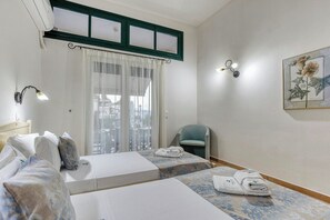 3 habitaciones, tabla de planchar con plancha, wifi y ropa de cama 