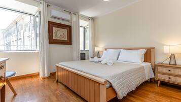 3 slaapkamers, een strijkplank/strijkijzer, beddengoed
