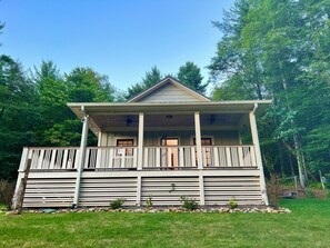 Exterior - Misty Pine Place newly built Cabin/Fire-Pit/Hiking (West Jefferson)