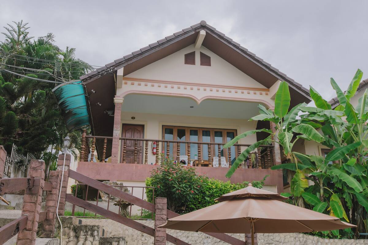 Large Bungalow Pool Access Kitchenette | 1 bedroom, blackout drapes, soundproofing, iron/ironing board