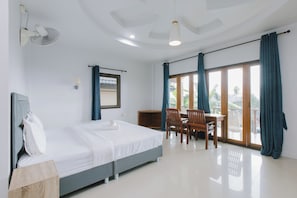 Large Bungalow Pool Access Kitchenette - Kataonsea Bungalows (Karon)