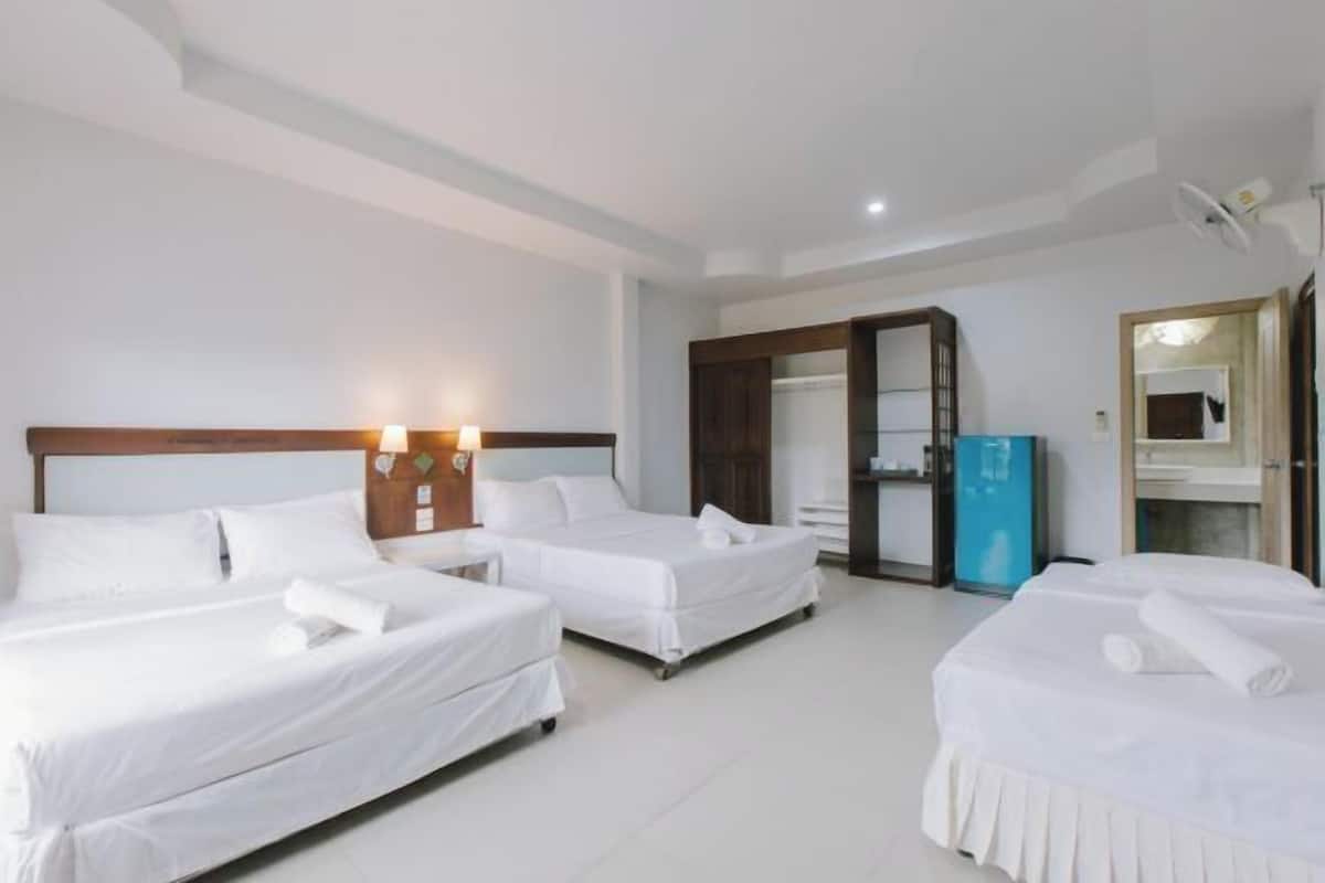 1 bedroom, blackout drapes, soundproofing, iron/ironing board