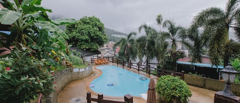 室外泳池