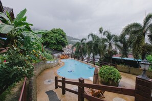 Piscine extérieure
