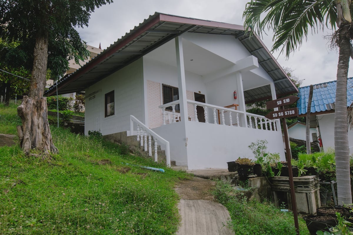 2 Connecting Bungalows | 1 bedroom, blackout drapes, soundproofing, iron/ironing board