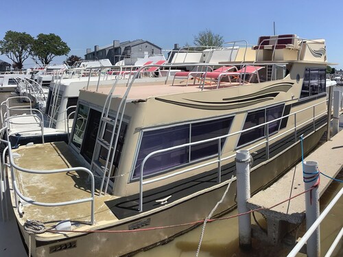 Wake up on the Lake! … Gate Keeper