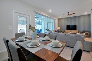 Dining - Luxurious Home with Private Pool, BBQ & Exclusive Water Park Access (Davenport)