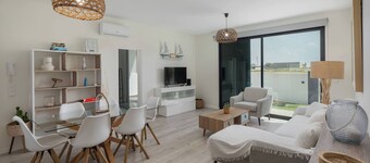 Quality villa, easy distance to beach|Vila Diana