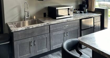 Big Cat Bungalows at The Haven - Lion 4