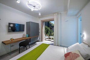 4 chambres, fer et planche à repasser, Wi-Fi, draps fournis