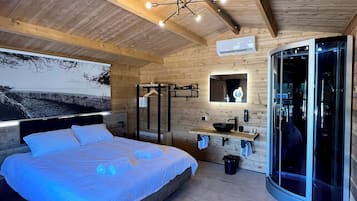 1 bedroom, desk, free WiFi, bed sheets