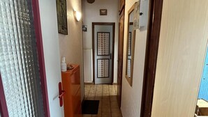 Interior - 50m from ski lifts, view ski slopes, balcony, parking, tv, 49m², Arêches-Beaufort (Beaufort)