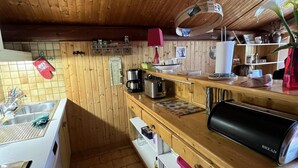 Fridge, microwave, oven, dishwasher - 50m from ski lifts, view ski slopes, balcony, parking, tv, 49m², Arêches-Beaufort (Beaufort)