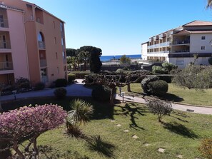 Property grounds - Appartement T2 de 38m2, 4 Personnes, 200m de la Plage et des Commerces (La Londe-les-Maures)