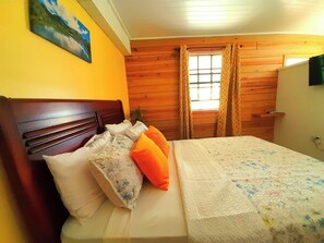 Basic-Studio, Bergblick | Bügeleisen/Bügelbrett, kostenloses WLAN, Bettwäsche