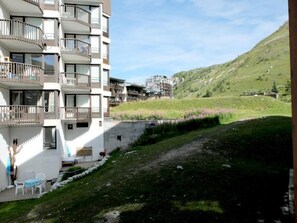 Property grounds - 50m from ski slopes, 1st floor, balcony, tv, ski locker, 17m², Tignes (Tignes)
