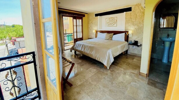 Superior Room | In-room safe, desk, laptop workspace, blackout drapes - Cancun International by ZEIVA (Cancun)