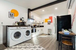 Fridge, microwave, oven, stovetop - Premier Modern Vegas Escape: Arts District & Patio (Las Vegas)