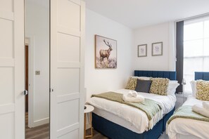 1 bedroom, iron/ironing board, WiFi, bed sheets - Central London's Cosy Gem (London)