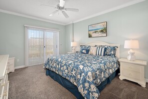 3 chambres, fer et planche à repasser