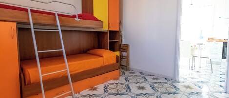 2 عدّة غرف نوم ومكواة/لوح كي وواي فاي