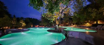 Citrus Prime Hill Queen Resort