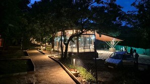 Unclassified image, 5 of 79, button - Citrus Prime Hill Queen Resort (Pipariya)