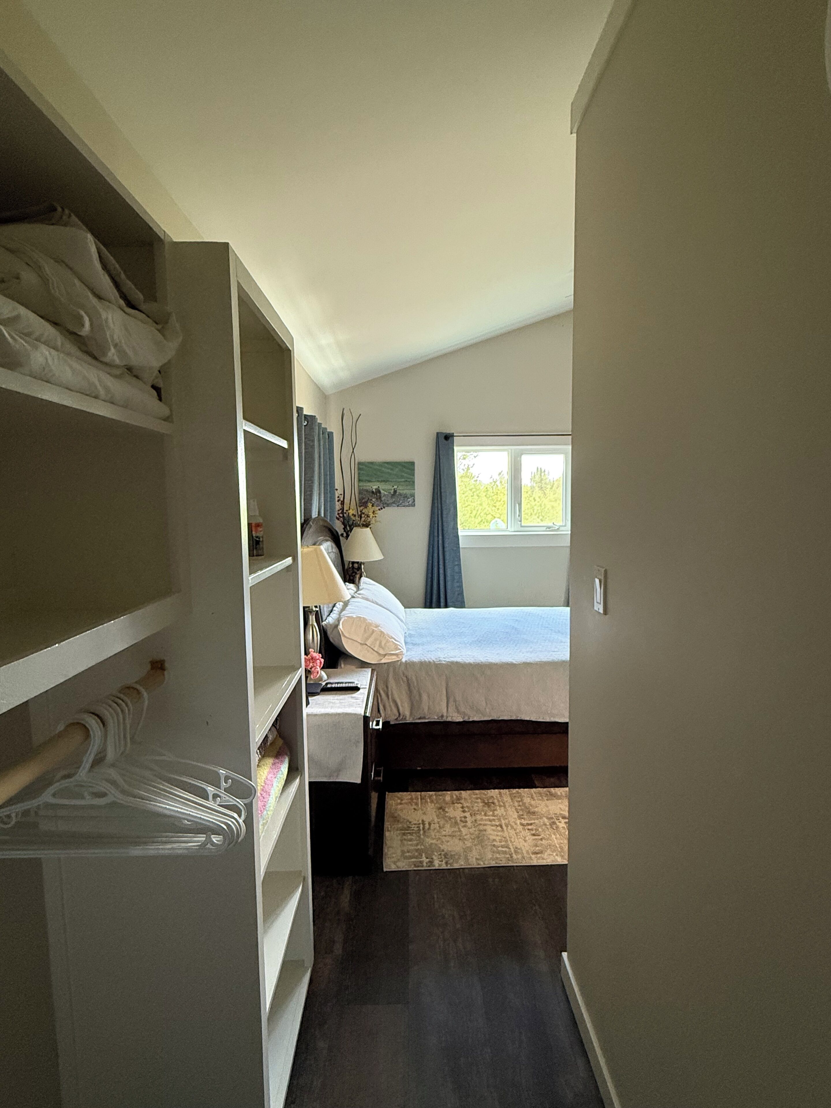 1 soverom, strykejern/-brett, wi-fi (inkludert) og sengetøy