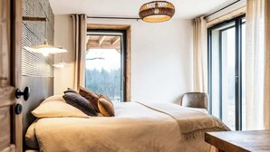 3 soverom, strykejern/-brett, reiseseng for barn og wi-fi