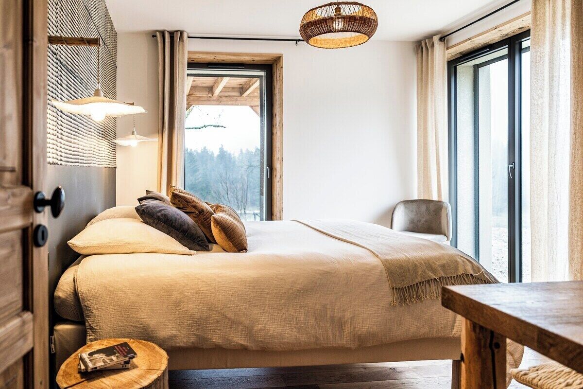 3 bedrooms, iron/ironing board, travel cot, WiFi