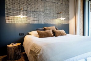 3 slaapkamers, een strijkplank/strijkijzer, reisbedje, wifi