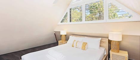5 bedrooms, iron/ironing board, travel crib, WiFi