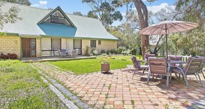 Eagle Bay Beach Lodge—Escape to Coastal Serenity