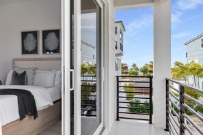 5 habitaciones, tabla de planchar con plancha, wifi y ropa de cama 