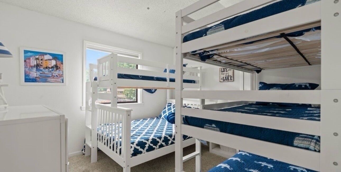 3 bedrooms, iron/ironing board, free WiFi, bed sheets