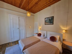 3 bedrooms, blackout curtains, iron/ironing board, free WiFi - Villa Nicole  (Risan)