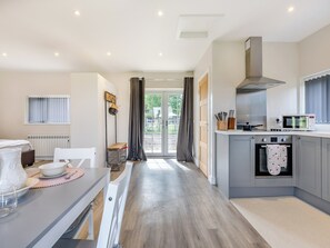 Dishwasher - Squirrel Lodge- UK47394 (Foxley, near Dereham)