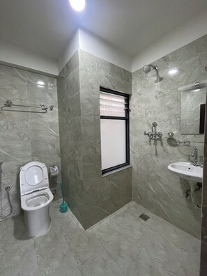 Bathroom - Flat in Kathmandu near airport (Kathmandu)