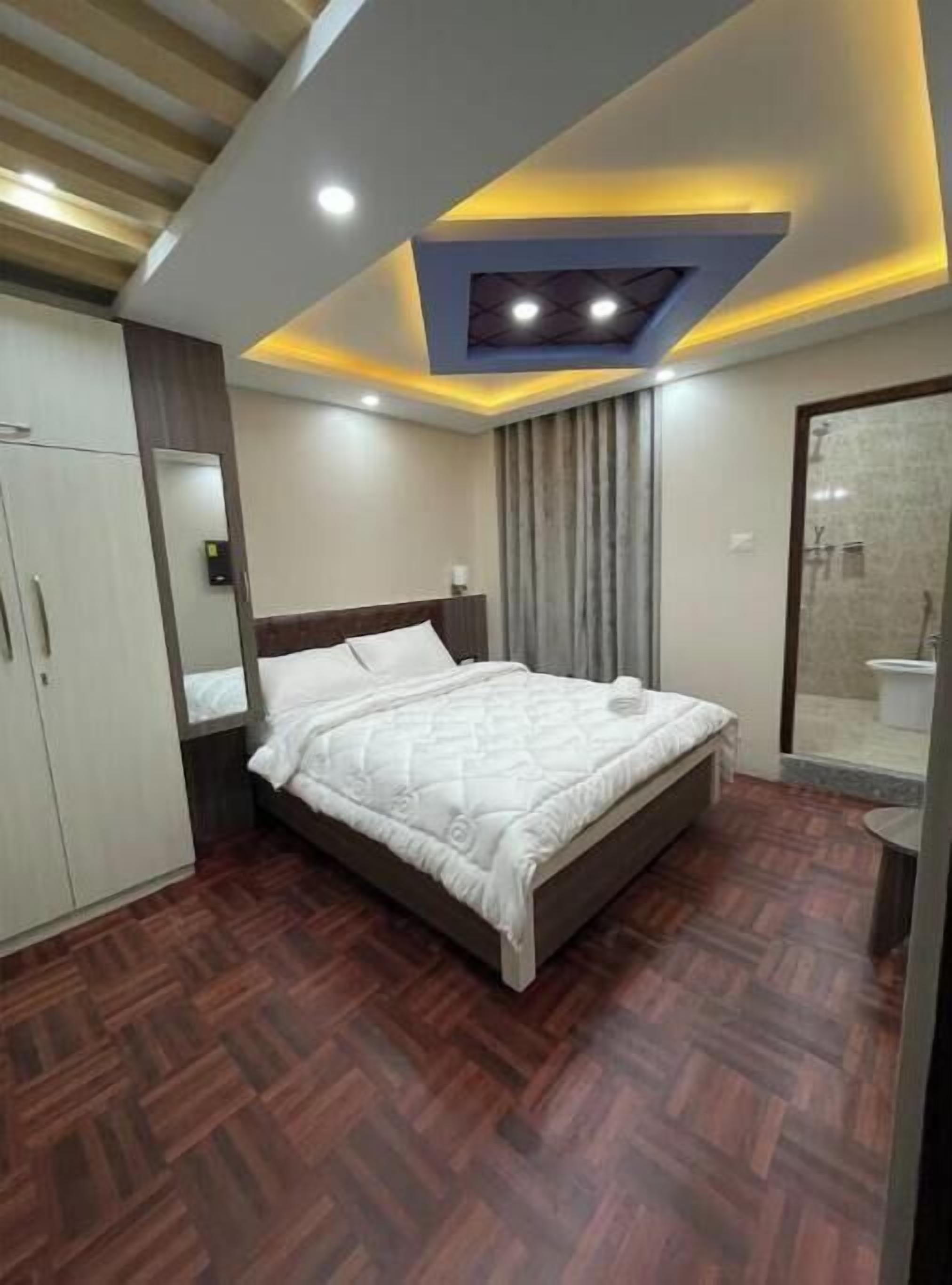 9 bedrooms, WiFi